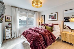 2 habitaciones, tabla de planchar con plancha, internet y ropa de cama 
