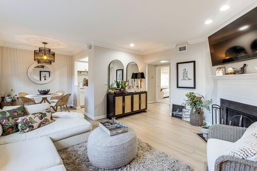 No Car Needed! Condo in Old Town Alexandria