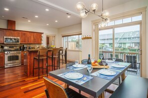 Dining - Waterfront | HotTub | Game Rm | Kayak | Walk2Beach (Lincoln City)