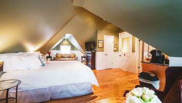 Skrivebord, strykejern/-brett, wi-fi (inkludert) og sengetøy