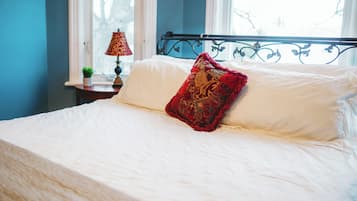 Desk, iron/ironing board, free WiFi, bed sheets