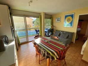 Interior - 4-Person Apt, Sea View, with Parking (Argelès-sur-Mer)