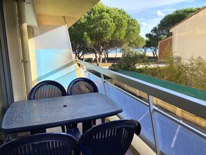 Outdoor dining - 4-Person Apt, Sea View, with Parking (Argelès-sur-Mer)