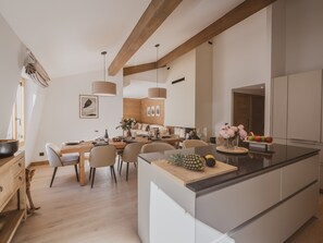 Dining - Beautiful apartment for 8 in Chamonix, central, parking, wifi (Chamonix-Mont-Blanc)