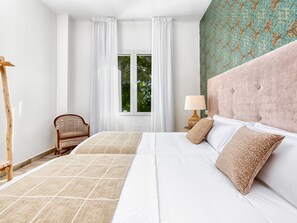 4 bedrooms, Internet - Elegant 4BR Apartment with Modern Amenities in Central Málaga (Málaga)