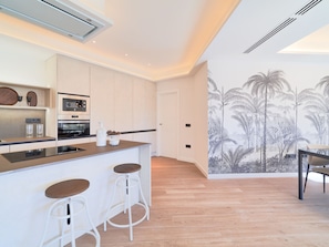 Coffee/tea maker, fridge, microwave, oven - Central Malaga apartment with terrace and equipped kitchen (Málaga)