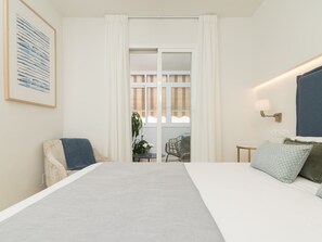 1 bedroom, free WiFi - Charming Malaga Apartment with Pool, WiFi & A/C - Ideal for 2 (Málaga)