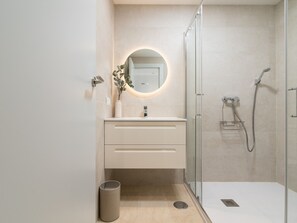 Hair dryer - Charming Malaga Apartment with Pool, WiFi & A/C - Ideal for 2 (Málaga)
