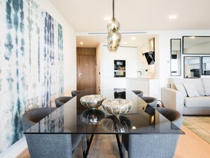 Dining - Beachfront 2BR Apartment in Central Malaga with Terrace and Modern Amenities (Málaga)