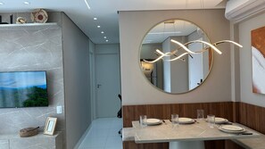 Deluxe Apartment | Dining