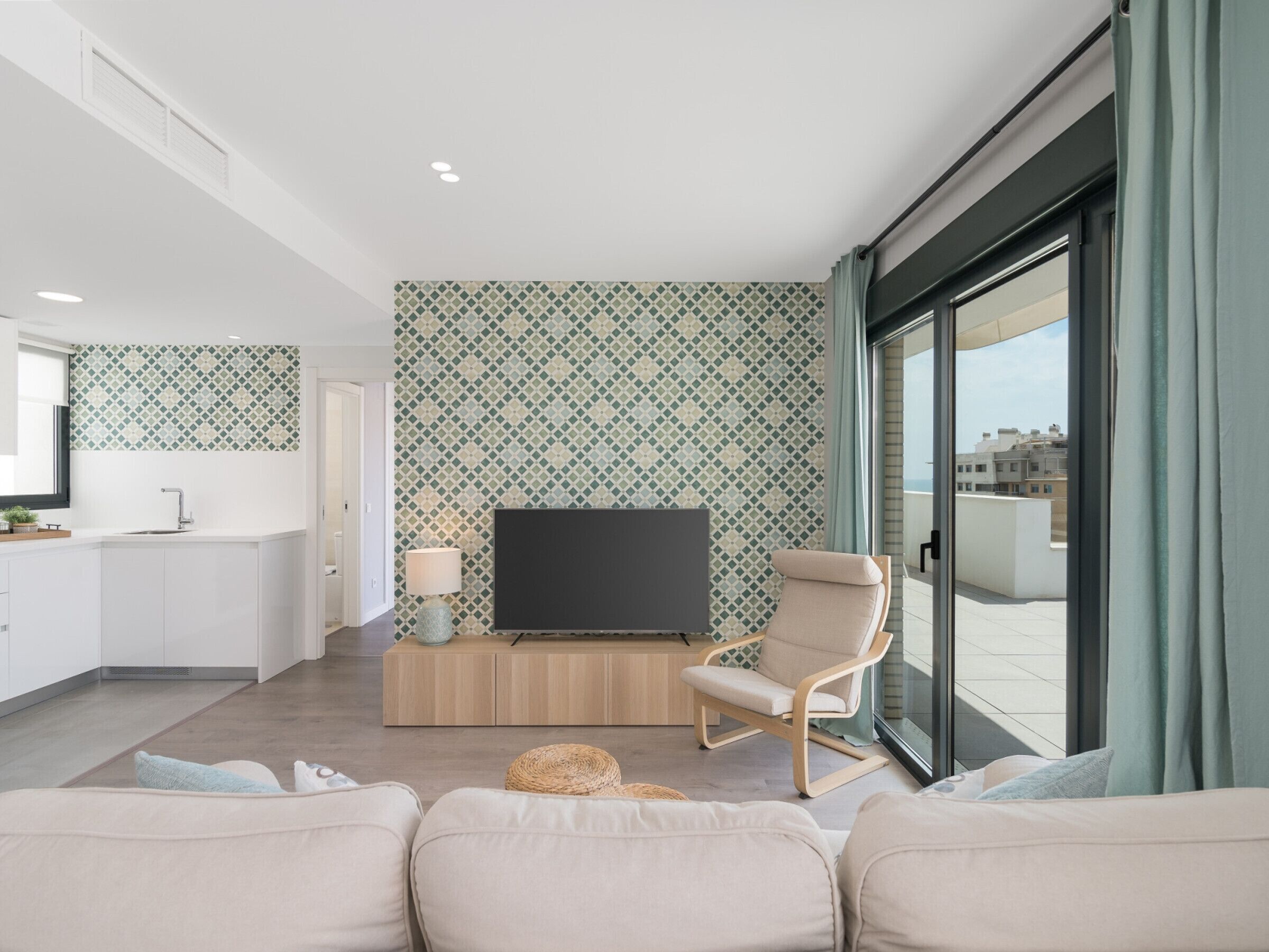 Chic 3-bedroom Apartment With Terrace, Wifi, And Parking In Malaga - Málaga
