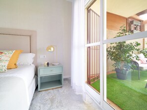 3 bedrooms, free WiFi - Charming 3-Bed Apartment with Pool & Parking in Exclusive Miraflores del Palo, Málaga (Málaga)