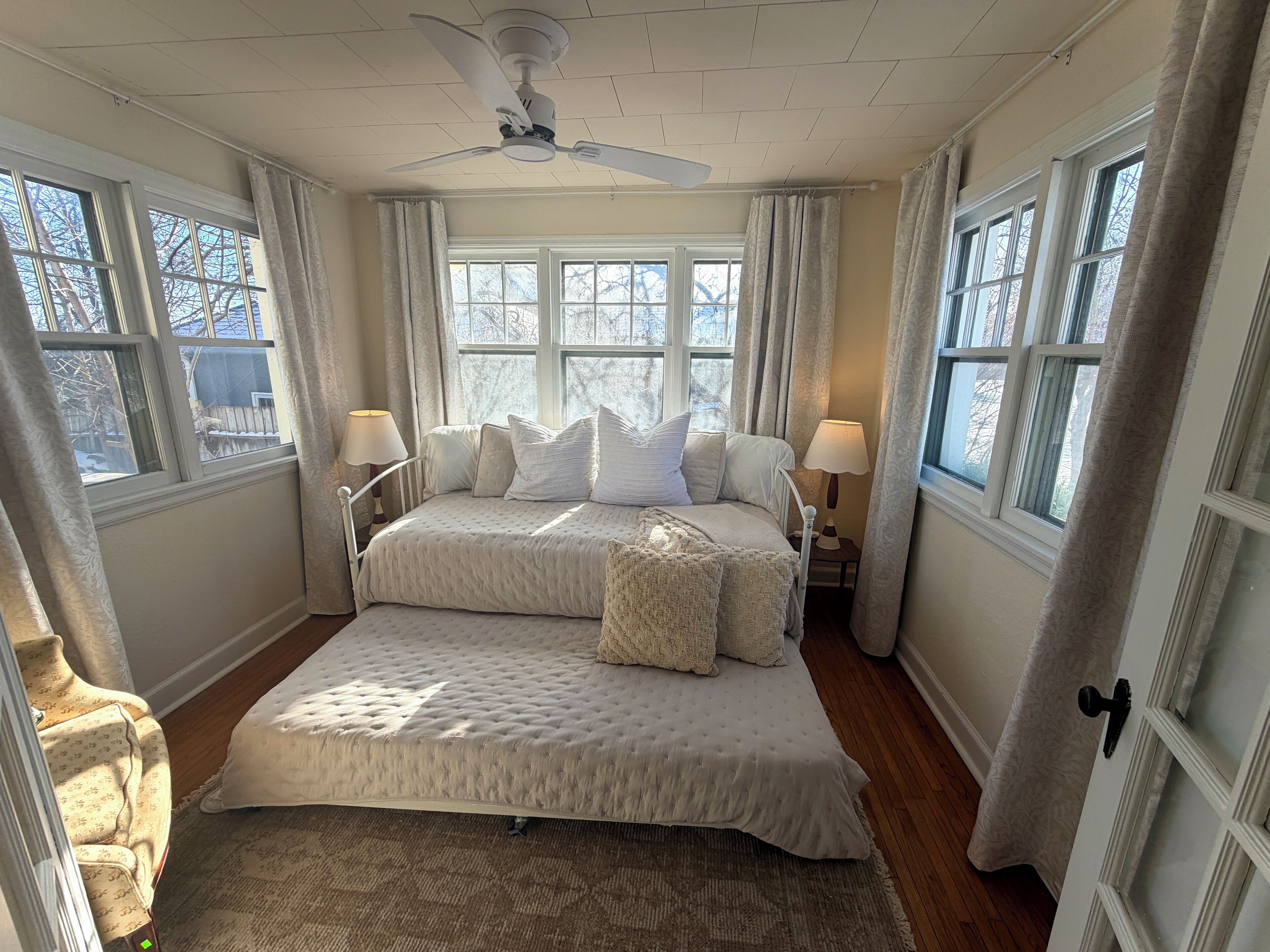 Bügeleisen/Bügelbrett, WLAN, Bettwäsche