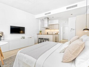1 bedroom, free WiFi - Central studio in Málaga: 2 guests, modern amenities, next to Atarazanas Market (Málaga)