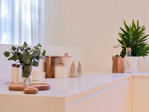 Interior - Charming 2-Bedroom Apartment in Torremolinos with Parking, Near Beach (Torremolinos)