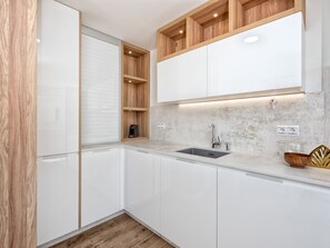 Interior - Elegant 3-BR Apartment with Terrace in Central Malaga (Málaga)