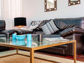 TV - Central Málaga Apartment with Terrace – 2 BR, 2 BA, Modern Comfort (Málaga)