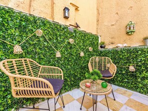 Terrace/patio - Central Málaga Apartment with Terrace – 2 BR, 2 BA, Modern Comfort (Málaga)