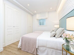 2 bedrooms, Internet - Stylish 2-BR Apartment near Málaga Alcazaba with Modern Amenities & Comforts (Málaga)