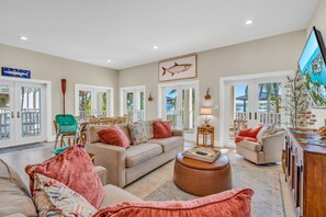 Smart TV, video games - Water Views | Private Pool Oasis + Gazebo + Kayaks (Marathon)