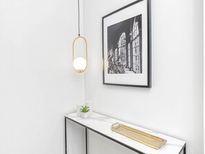 Interior - Charming Apartment Near Alcazaba Málaga with Modern Amenities, WiFi, and A/C (Málaga)
