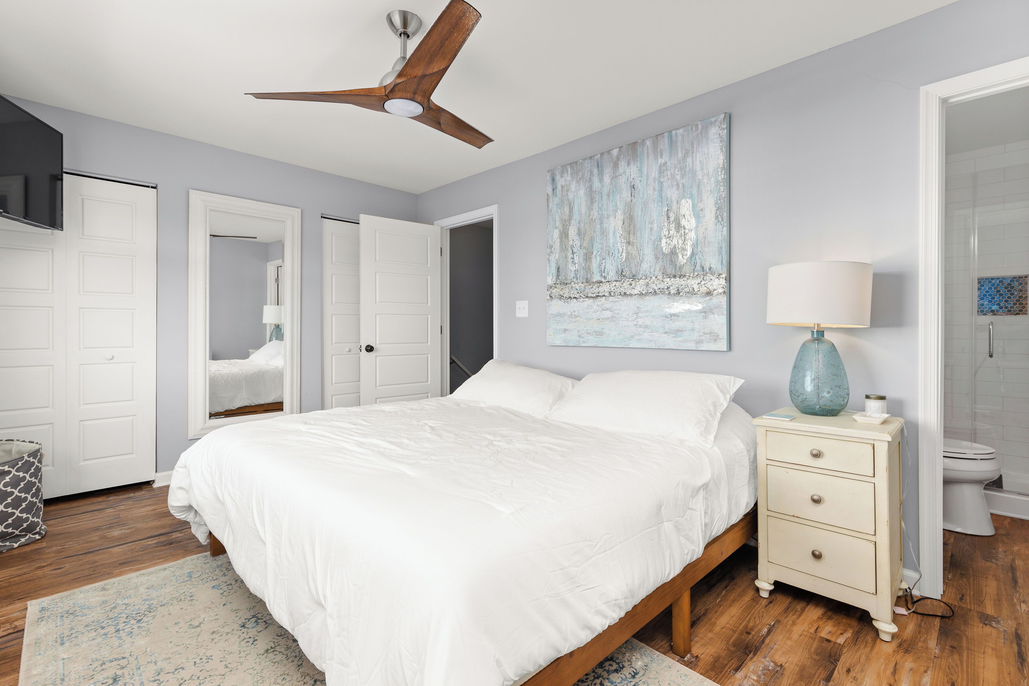 3 bedrooms, iron/ironing board, internet