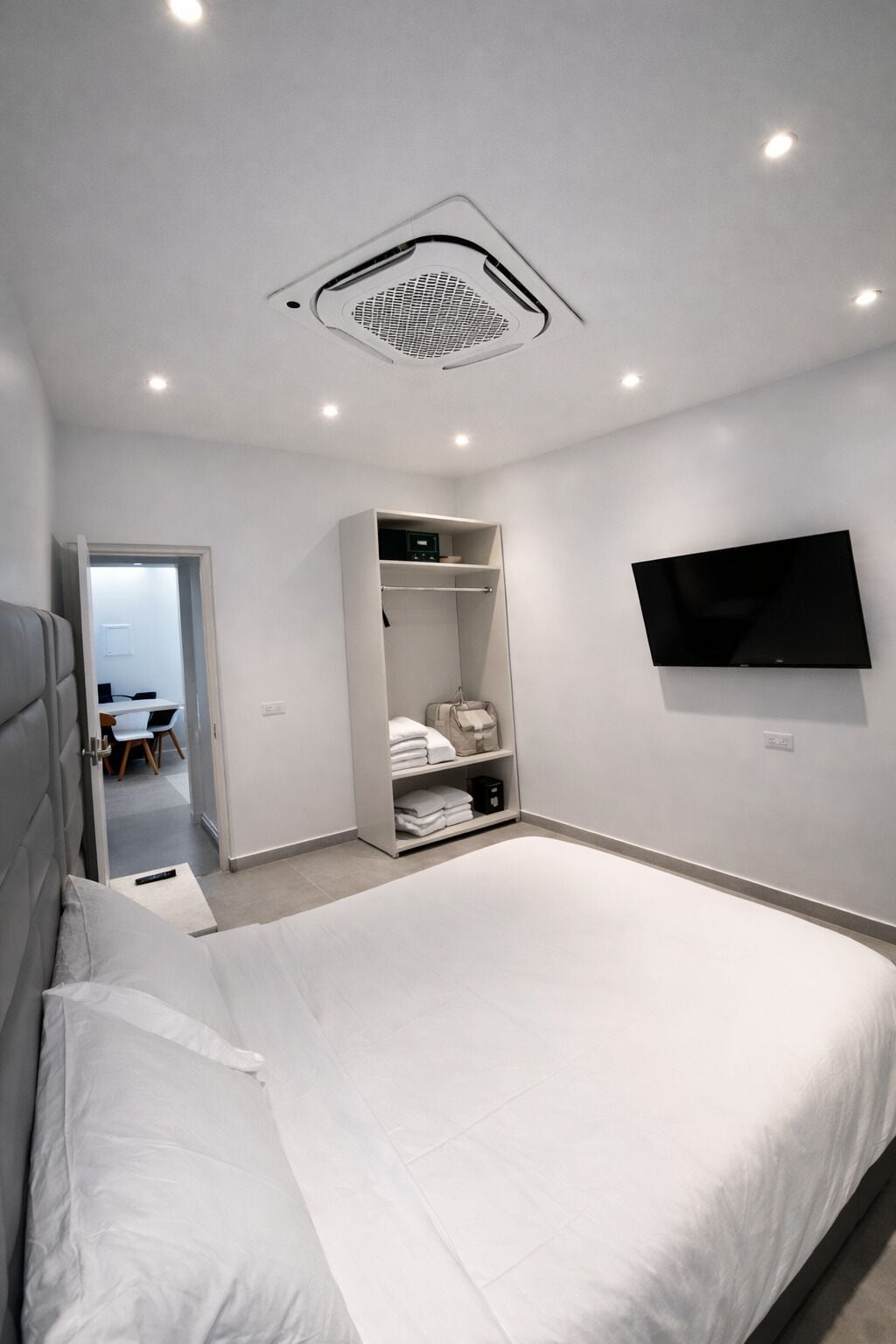 Classic Studio Suite, 1 Queen Bed, Kitchenette #1 | In-room safe, iron/ironing board, cribs/infant beds, free WiFi