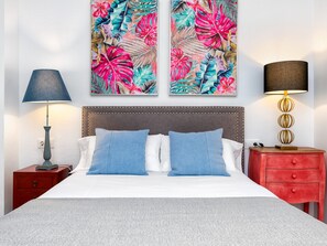 2 bedrooms, free WiFi - Luxury 2BR Apartment in Historic Malaga, Steps from Picasso Museum (Málaga)
