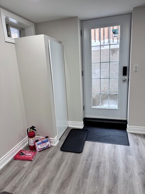 Interior - Perfect Location: Warm, Charming Basement (Mississauga)