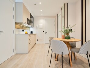 Dining - Studio Comfortable in La Malagueta, Málaga - Near Muelle Uno and Beach (Málaga)
