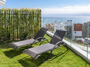Terrace/patio - Elegantly furnished apartment with pool, jacuzzi, spa, and garden in Fuengirola (Fuengirola)