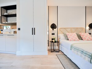 Internet - Muelle Uno I Studio with Sea View, Steps from Beach and Tourist Attractions in Málaga (Málaga)