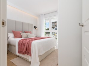 2 bedrooms, Internet - Modern Apartment with Pool, WiFi, A/C - Family-Friendly Oasis in Benalmádena (Benalmádena)