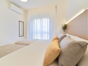 2 bedrooms, free WiFi - Central Málaga Apartment with 2 Bedrooms, Modern Amenities, and Parking (Málaga)
