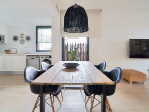 Dining - Modern Apartment with Terrace and Parking in Upper Málaga (Málaga)