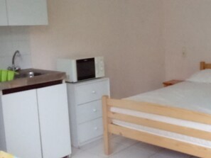 Free WiFi - Holiday Accommodation with Terrace - Pinarello Beach (Sorbo-Ocagnano)