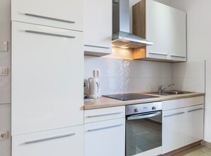 Apartment (Standard One Bedroom Apartment with S) | Eigene Küche | Kühlschrank