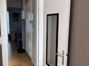 Interior - Royan Center Bright T3 for 4, 400m from Sea (Royan)