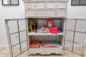 Luokittelematon kuva, 5 kautta 38, painike