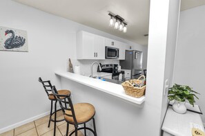 Mikrowelle, Ofen, Herdplatte, Geschirrspüler