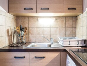 Microwave, coffee/tea maker - Cozy studio in Brides-les-Bains, near thermal baths and gondola, includes parking (Brides-les-Bains)