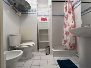 Hair dryer - Cozy Apartment for 4 with Balcony and Parking in Montgenèvre (Montgenèvre)