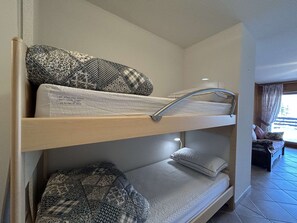 1 bedroom - Cozy Apartment for 4 with Balcony and Parking in Montgenèvre (Montgenèvre)