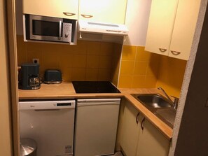 Fridge, microwave, dishwasher, coffee/tea maker - Duplex 8 pers in Peyragudes, near slopes, parking (Peyragudes)