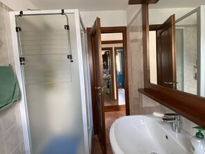 Bathroom - 2-Bed Apt, South Balcony, Montgenèvre Center (Montgenèvre)