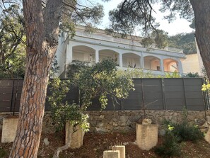 Exterior - Spacious apartment 5 min from beach, 2 bedrooms, terrace, parking, WIFI (Roses)
