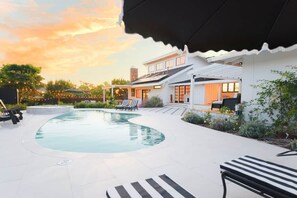 Outdoor pool - Newly Renovated Luxe Ocean View Home - Pool Spa BBQ (San Diego)