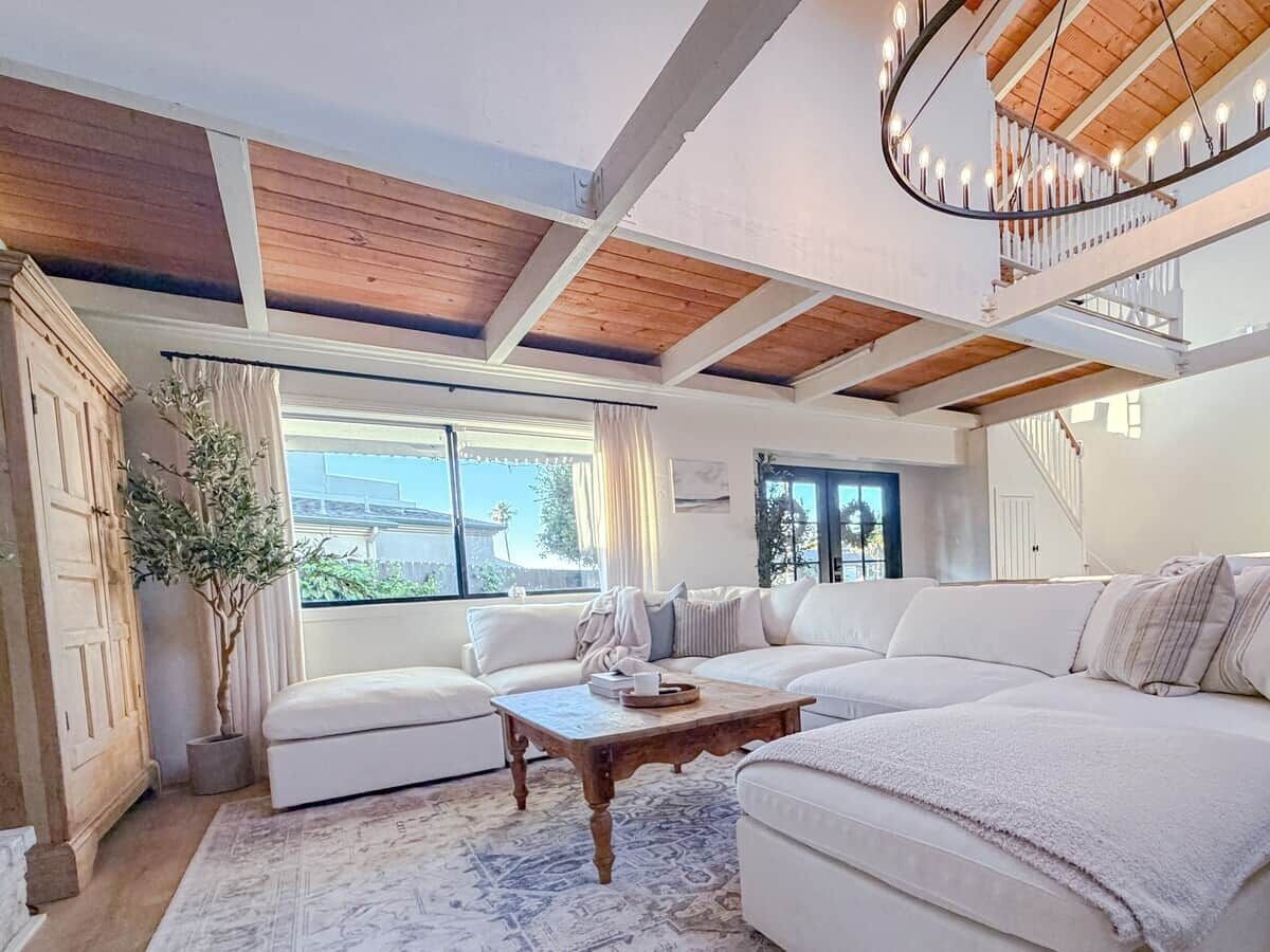 Smart TV, fireplace, books, printers