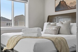 3 chambres, lit parapluie, Wi-Fi, draps fournis