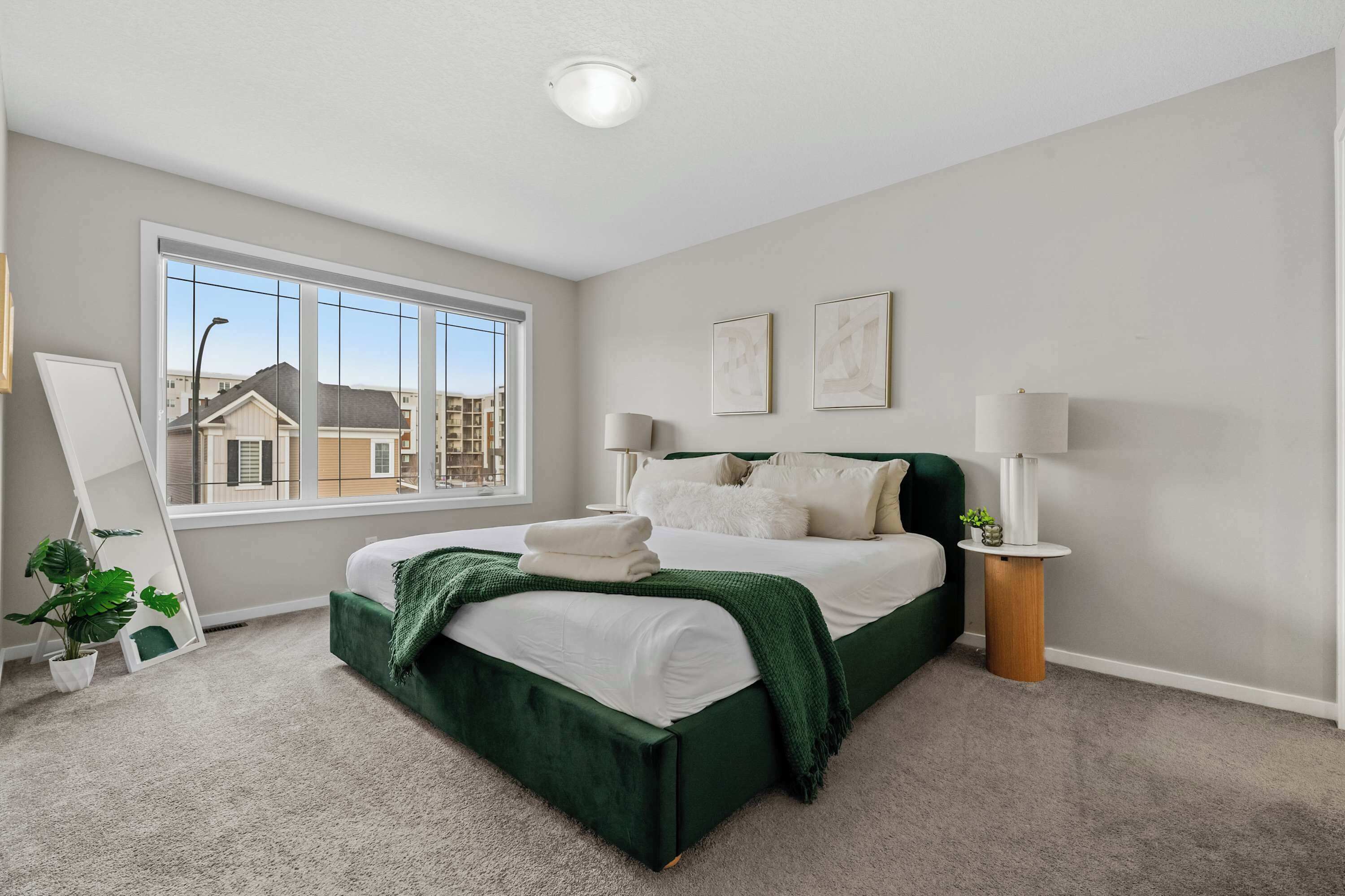 Vauvan matkasänky, Wi-Fi, vuodevaatteet